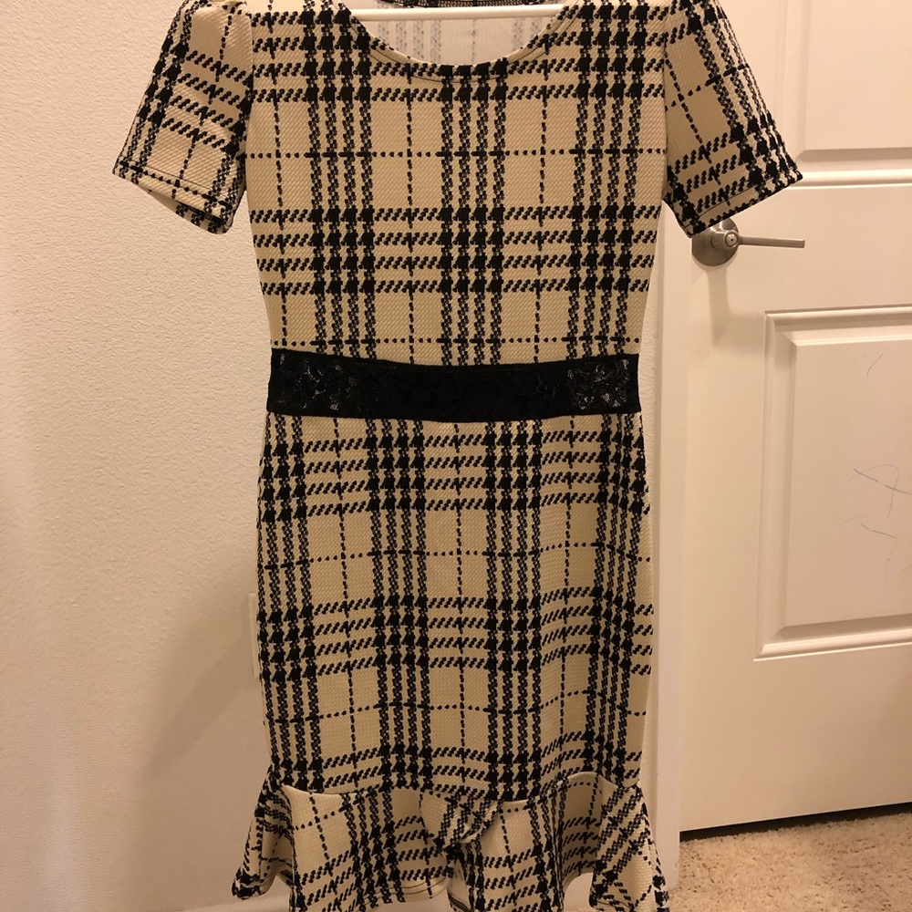 Contouring dress